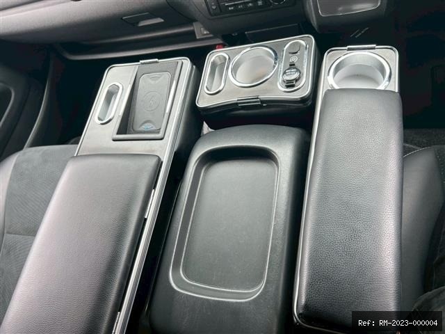 Vehicle photo 23