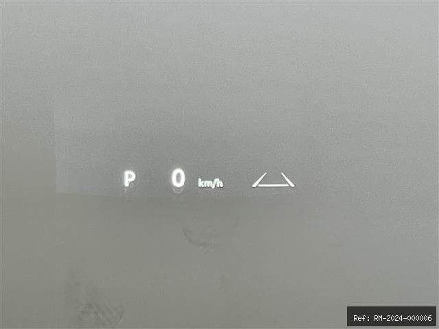 Vehicle photo 23
