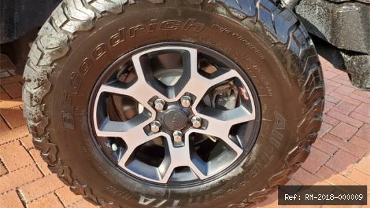 Vehicle photo 21