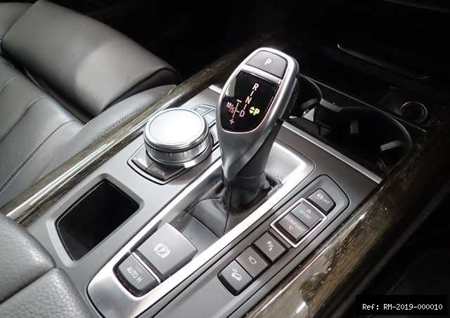 Vehicle photo 11