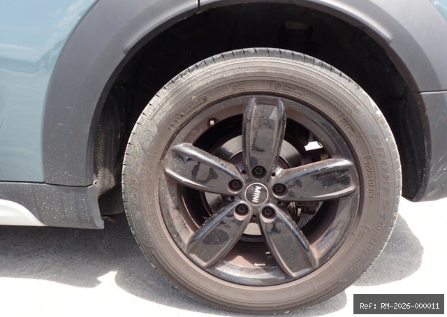 Vehicle photo 8