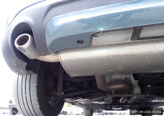 Vehicle photo 14
