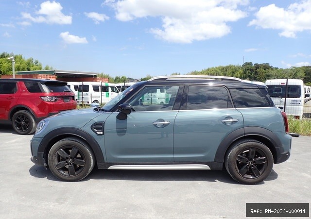 Vehicle photo 4
