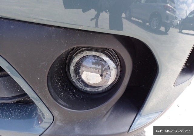 Vehicle photo 38