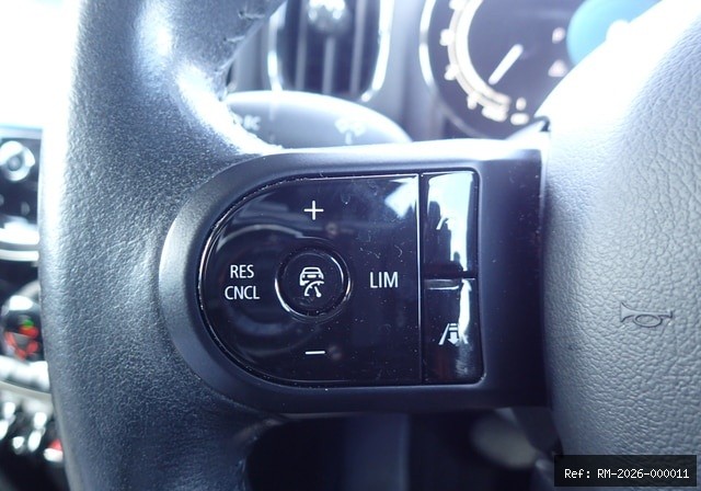 Vehicle photo 37