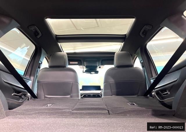 Vehicle photo 25