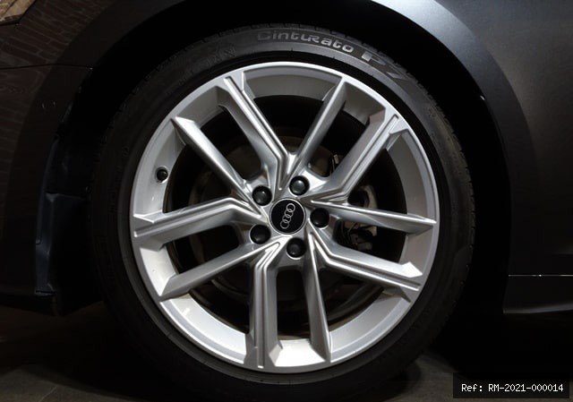 Vehicle photo 7