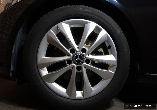 Vehicle photo 8