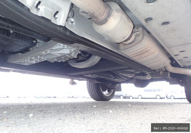 Vehicle photo 16