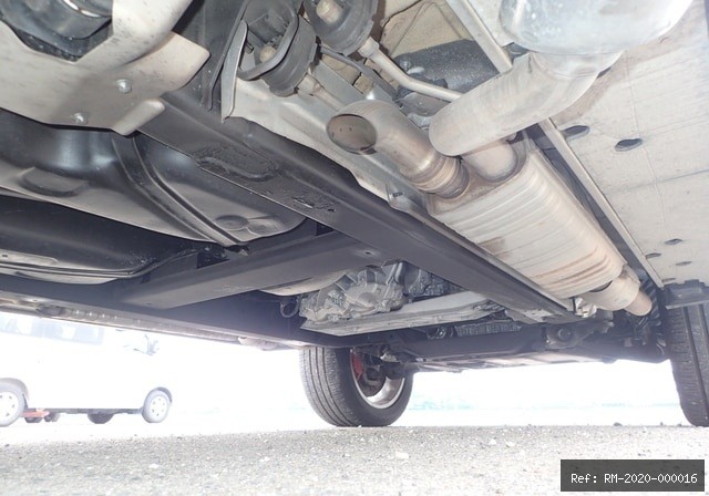 Vehicle photo 24