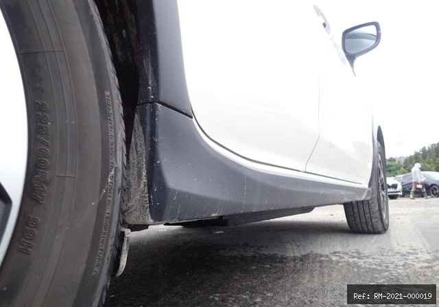 Vehicle photo 21