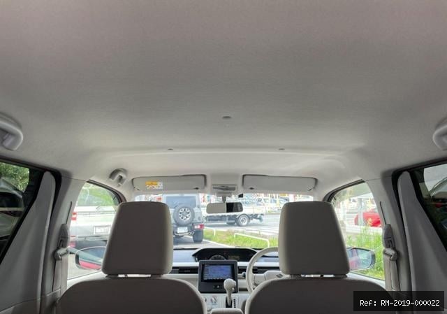 Vehicle photo 26