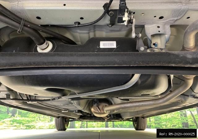 Vehicle photo 25