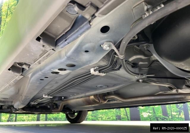 Vehicle photo 30