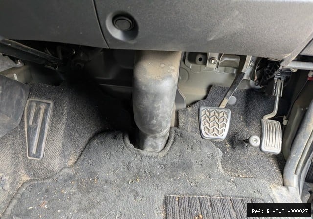 Vehicle photo 26