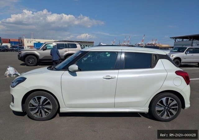 Vehicle photo 3