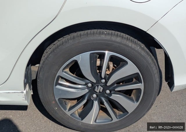 Vehicle photo 12