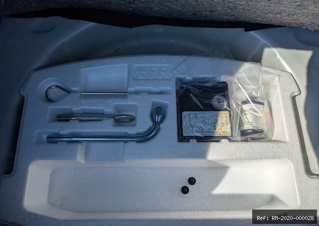 Vehicle photo 33
