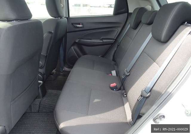 Vehicle photo 24