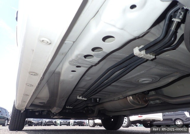Vehicle photo 19
