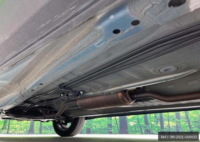 Vehicle photo 30