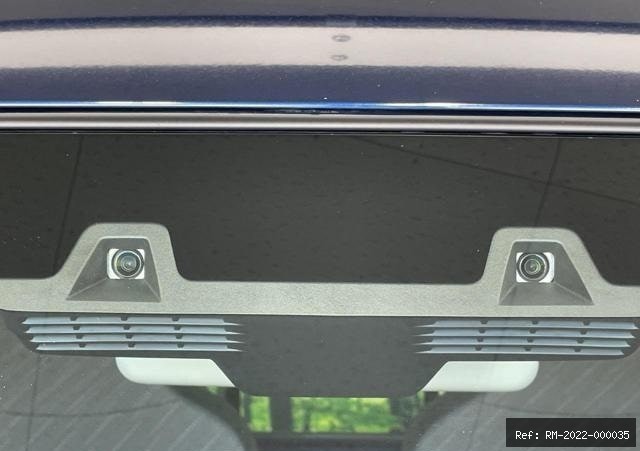 Vehicle photo 12