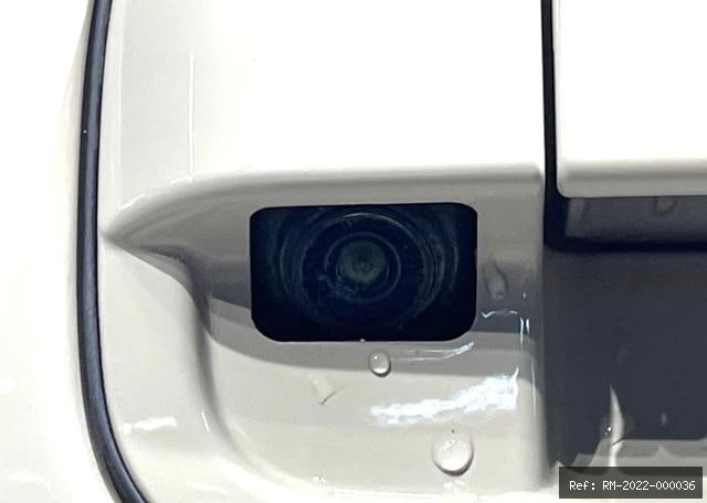 Vehicle photo 11