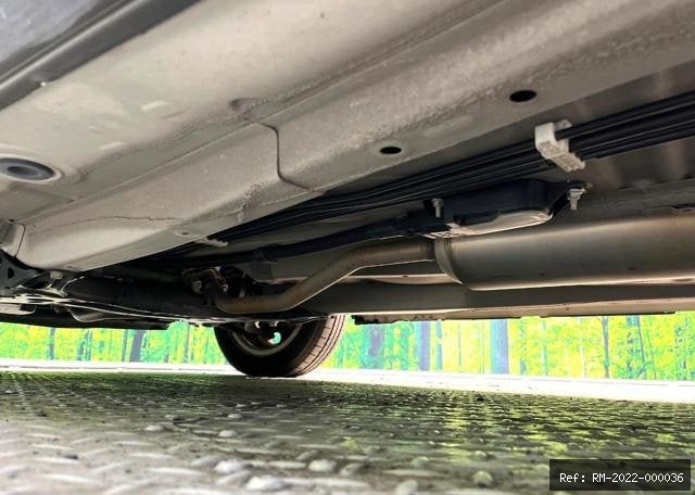 Vehicle photo 13