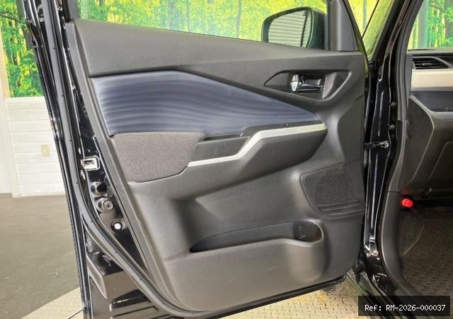 Vehicle photo 19