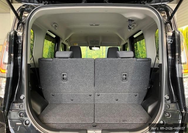 Vehicle photo 17